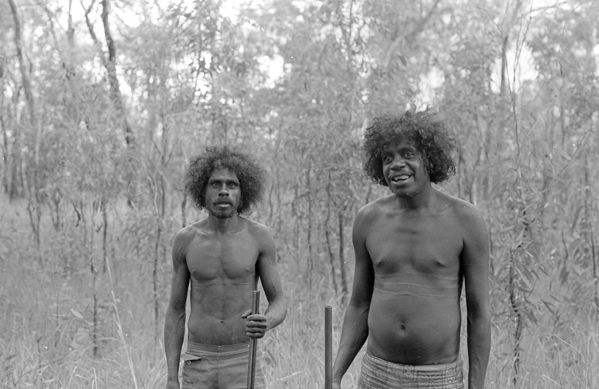 John Mawurndjul and Jimmy Njiminjuma hunting for buffalo